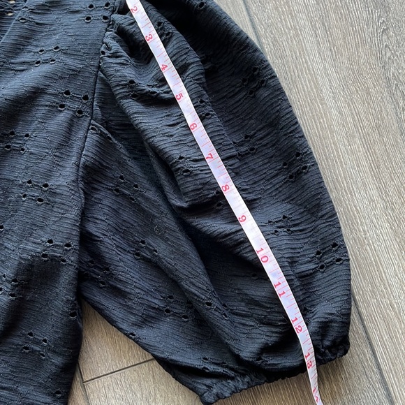 H&M | Black Eyelet Bubble Sleeve Top - Picture 4 of 5